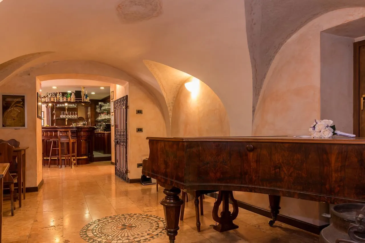 Hotel Dolomiti Malcesine 3*,